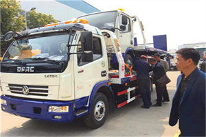江门汽车道路救援拖车价格